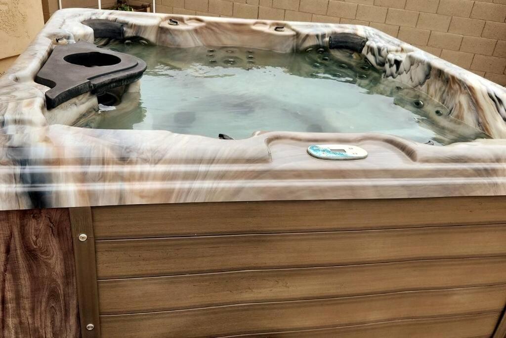 Phoenix Home With Heated Pool, Desert Views & Hot Tub Anthem 외부 사진
