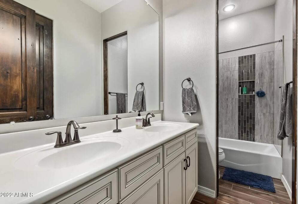 Phoenix Home With Heated Pool, Desert Views & Hot Tub Anthem 외부 사진